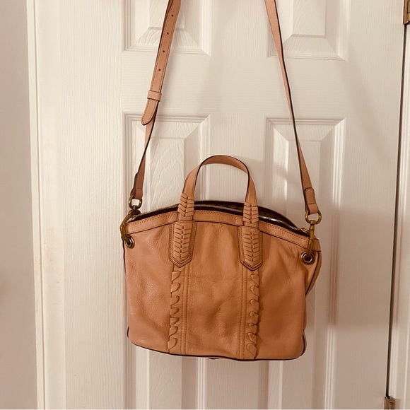 Beautiful light tan (almost blush color) genuine leather cross body bag. New! - Picture 10 of 11